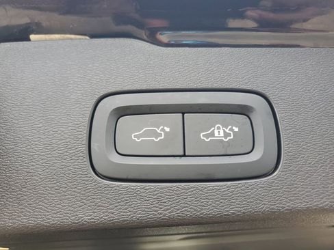 Certified 2024 Volvo V60 B5 Cross Country Plus AWD/4WD image 10