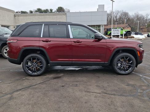 New 2025 Jeep Grand Cherokee Limited AWD/4WD image 7