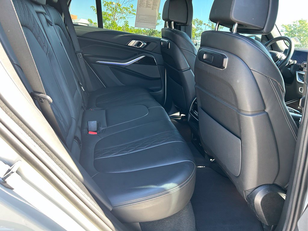 Used 2025 BMW X5 xDrive50e AWD/4WD image 28