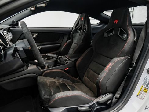 Used 2016 Ford Mustang Shelby GT350R w/ GT350R Equipment Group 920A image 35