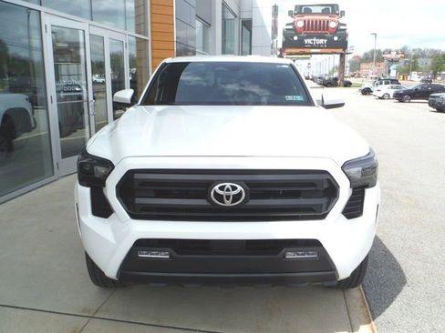 Used 2024 Toyota Tacoma SR5 image 5