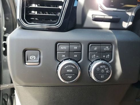 New 2026 GMC Sierra 2500 AT4 w/ AT4 Premium Plus Package AWD/4WD image 31