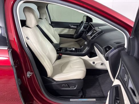 Certified 2019 Ford Edge Titanium w/ Equipment Group 301A FWD image 6