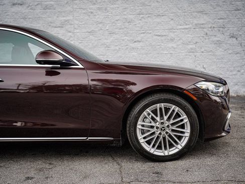 Used 2022 Mercedes-Benz S 580 4MATIC Sedan w/ 3D Technology Package image 16