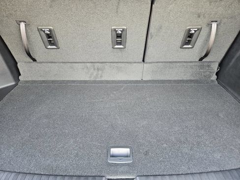 New 2026 Chevrolet Traverse LT w/ Sun and Wheel Package FWD image 36