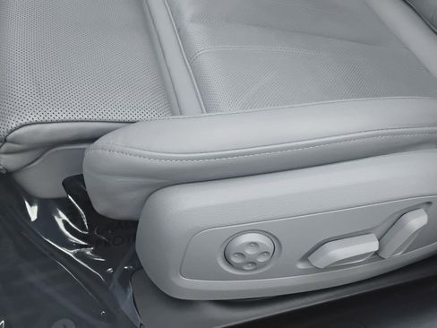 Used 2021 Audi A4 2.0T Premium Plus w/ Premium Plus Package image 17