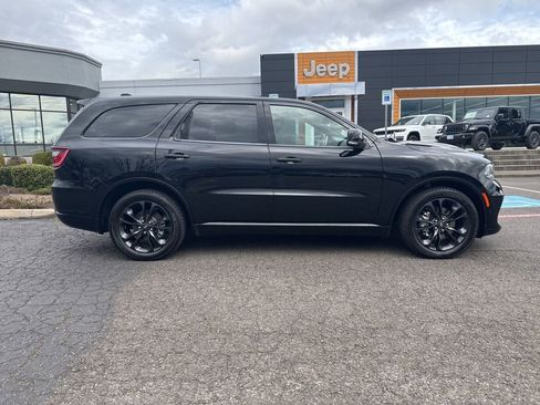 Used 2021 Dodge Durango R/T w/ Technology Group AWD/4WD image 8