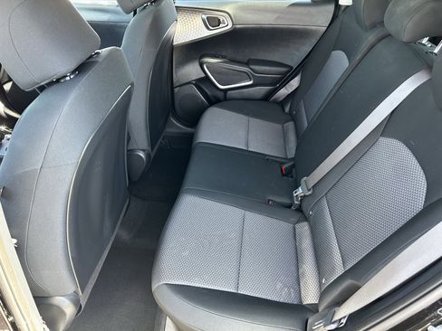 Certified 2025 Kia Soul LX w/ LX Technology Package FWD image 16