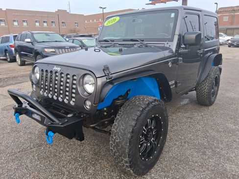 Used 2016 Jeep Wrangler Sport w/ Quick Order Package 24S AWD/4WD image 4