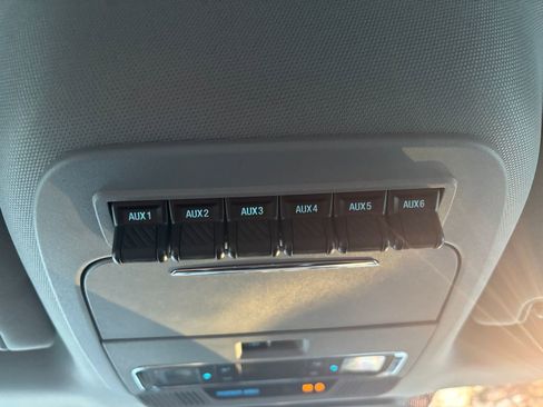 Used 2024 Ford F350 Lariat w/ Chrome Package image 43