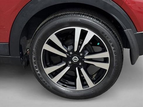 Used 2019 Nissan Kicks SR w/ SR Premium Package image 9