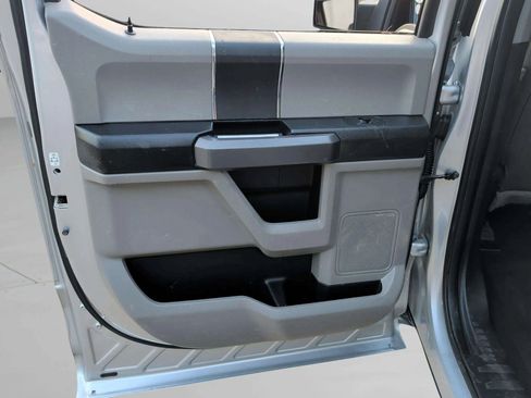 Used 2015 Ford F150 XLT image 30