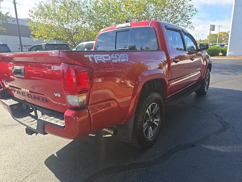 Certified 2017 Toyota Tacoma TRD Sport image 7