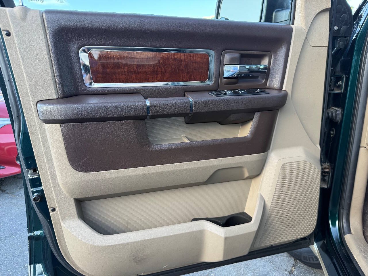 Used 2011 RAM 1500 Laramie RWD image 10