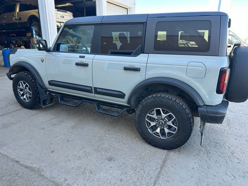 Used 2021 Ford Bronco Badlands AWD/4WD image 2