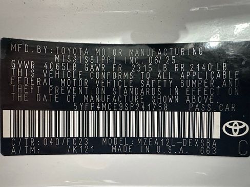 Used 2025 Toyota Corolla SE w/ SE Premium Package image 11