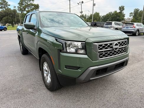 Used 2024 Nissan Frontier SV RWD image 7