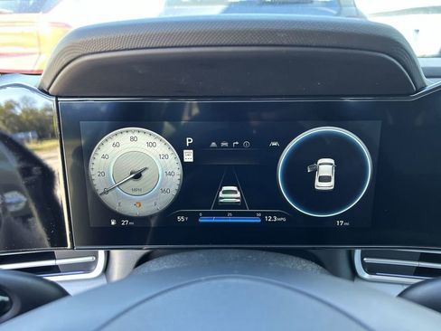 New 2025 Hyundai Elantra Limited image 31