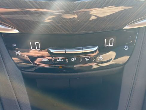 Used 2024 Cadillac XT6 Premium Luxury w/ Platinum Package AWD/4WD image 37