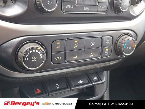 Certified 2016 Chevrolet Colorado LT w/ LT Convenience Package image 18