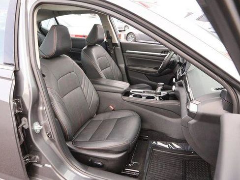 Used 2024 Nissan Altima 2.5 SR w/ SR Premium Package image 24