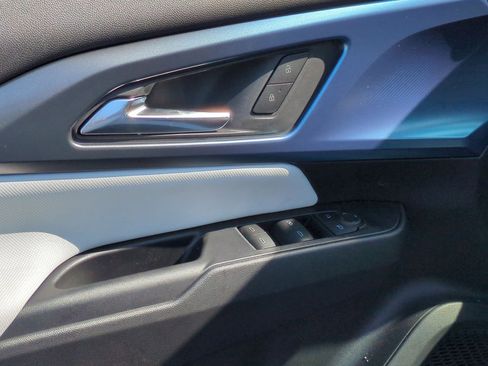 New 2026 Chevrolet Equinox EV LT image 22