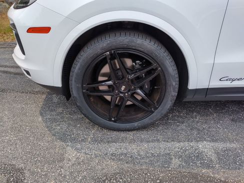 Used 2022 Porsche Cayenne S Platinum image 6