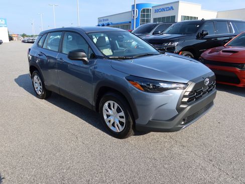 Used 2026 Toyota Corolla Cross L FWD image 2