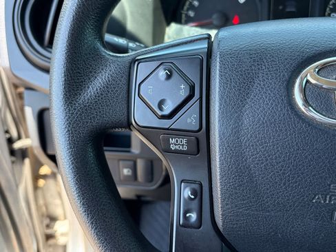 Used 2018 Toyota Tacoma SR w/ SR Convenience Package AWD/4WD image 10
