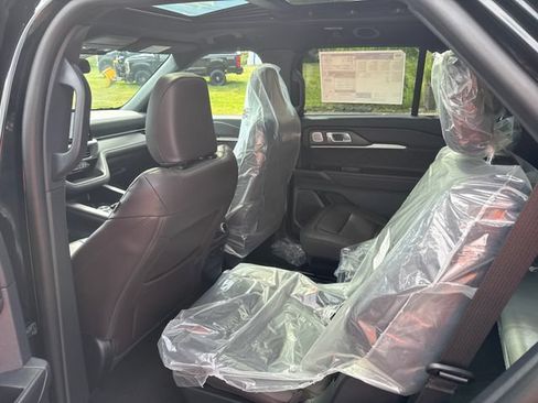 New 2027 Ford Explorer Platinum w/ LUX Leather Package AWD/4WD image 13