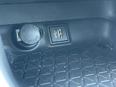 Used 2024 Toyota RAV4 XLE FWD image 6