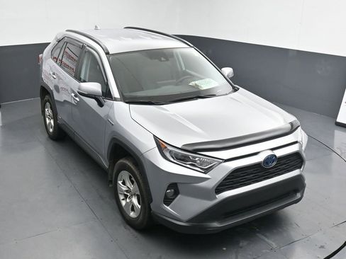 Used 2020 Toyota RAV4 XLE image 14