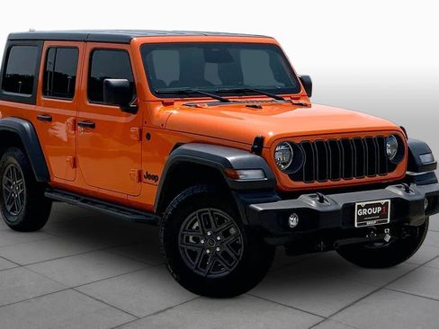 Used 2025 Jeep Wrangler Unlimited Sport AWD/4WD image 3