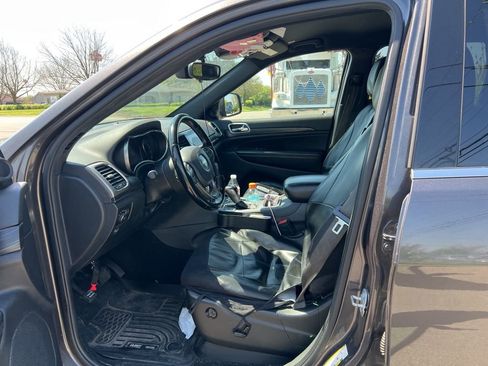 Used 2020 Jeep Grand Cherokee Laredo w/ Security & Convenience Group image 5