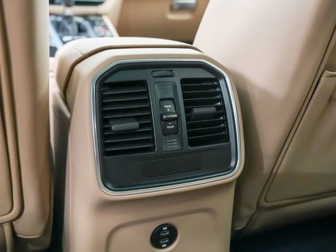 Used 2021 Porsche Macan S image 20