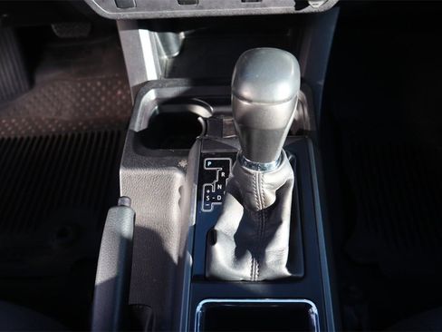 Used 2017 Toyota Tacoma TRD Sport image 15