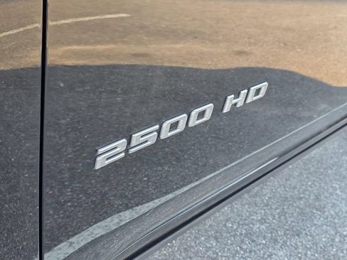 Used 2024 Chevrolet Silverado 2500 LT AWD/4WD image 16