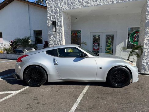 Used 2015 Nissan 370Z Coupe RWD image 20