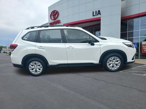 Used 2024 Subaru Forester AWD/4WD image 2