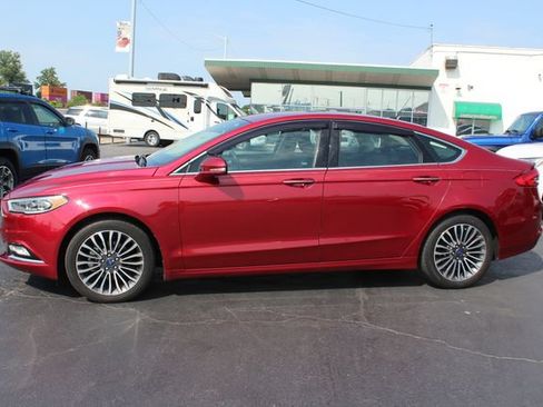 Used 2017 Ford Fusion SE w/ Fusion SE Technology Package AWD/4WD image 3