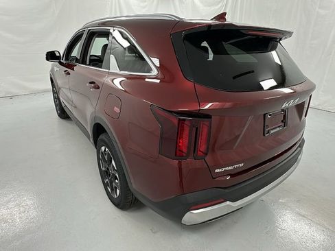 New 2025 Kia Sorento S image 5