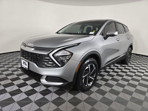 Used 2023 Kia Sportage LX image 7