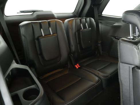 Used 2017 Ford Explorer Limited w/ Equipment Group 301A FWD image 16