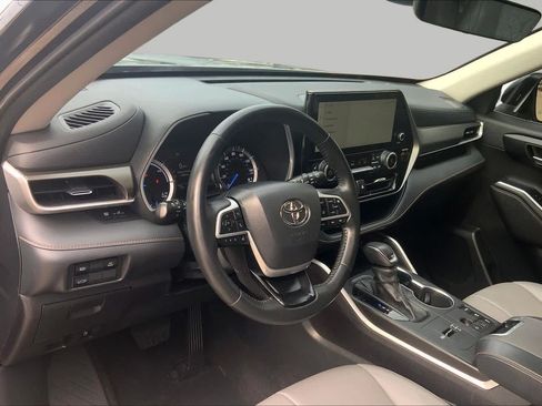 Used 2023 Toyota Highlander Bronze Edition AWD/4WD image 18