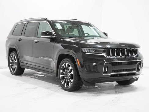Certified 2022 Jeep Grand Cherokee L Overland w/ MOPAR Finishing Package image 4