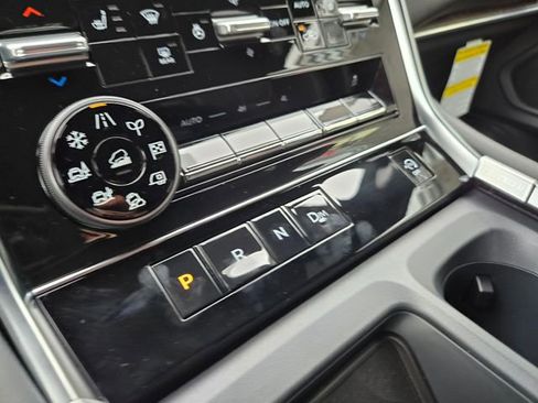 New 2025 Nissan Armada SL w/ Captain's Chari Seat Package image 24