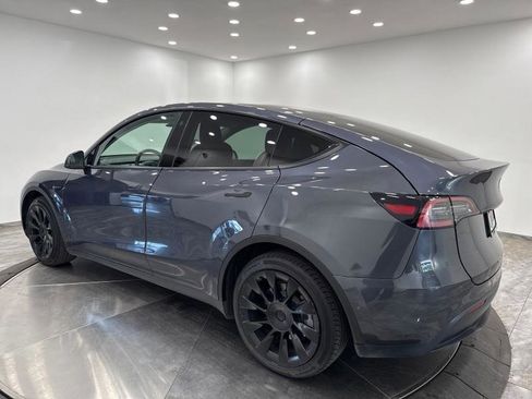 Used 2022 Tesla Model Y Long Range image 5