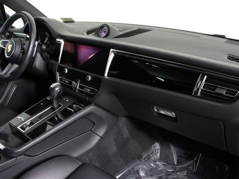 Used 2023 Porsche Macan image 24