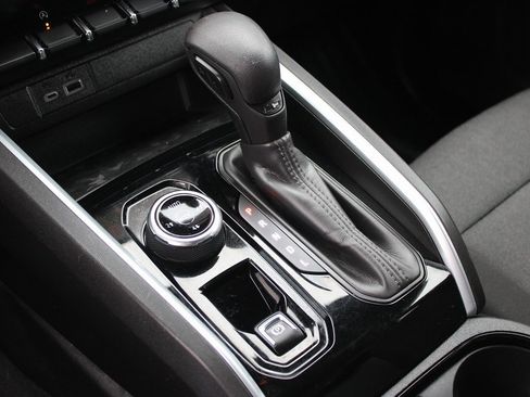 Used 2023 Chevrolet Colorado Trail Boss w/ Advanced Trailering Package image 18