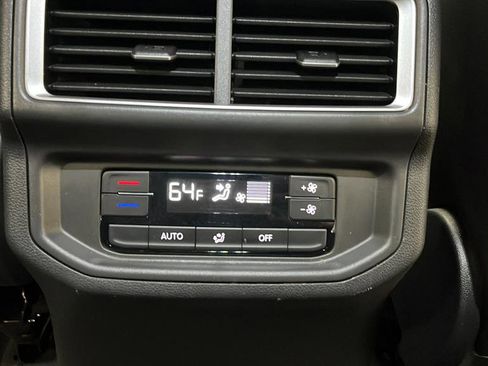 Used 2024 Volkswagen Atlas SE FWD image 33